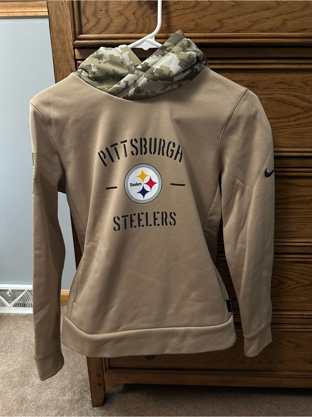 2019 Nike Steelers Salute the Service Women’s hoodie